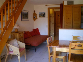 Studio mezzanine 6 pers avec balcon sud, piscine, proche télésiège - FR-1-263-140